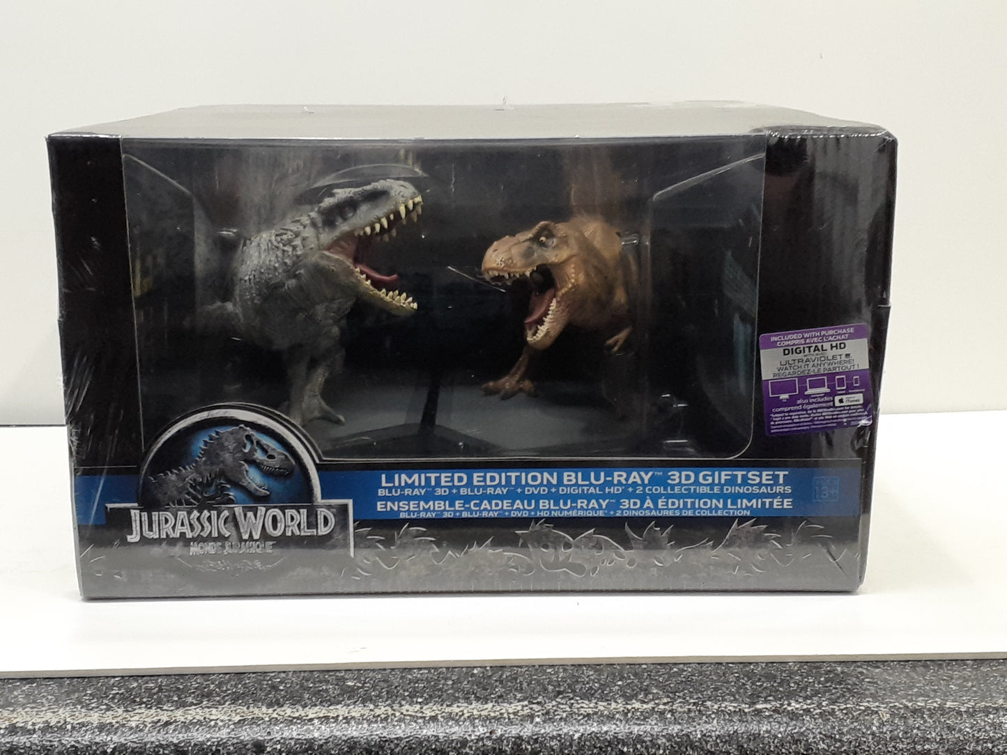 Jurassic World Canadian Limited Edition Blu-Ray 3D Gift Set Bilingual - Rare