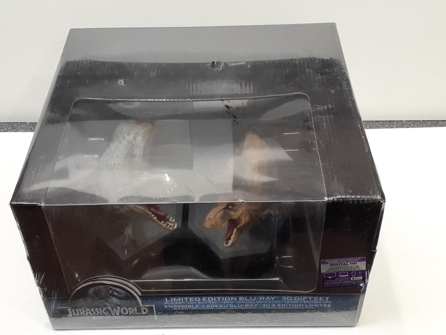 Jurassic World Canadian Limited Edition Blu-Ray 3D Gift Set Bilingual - Rare